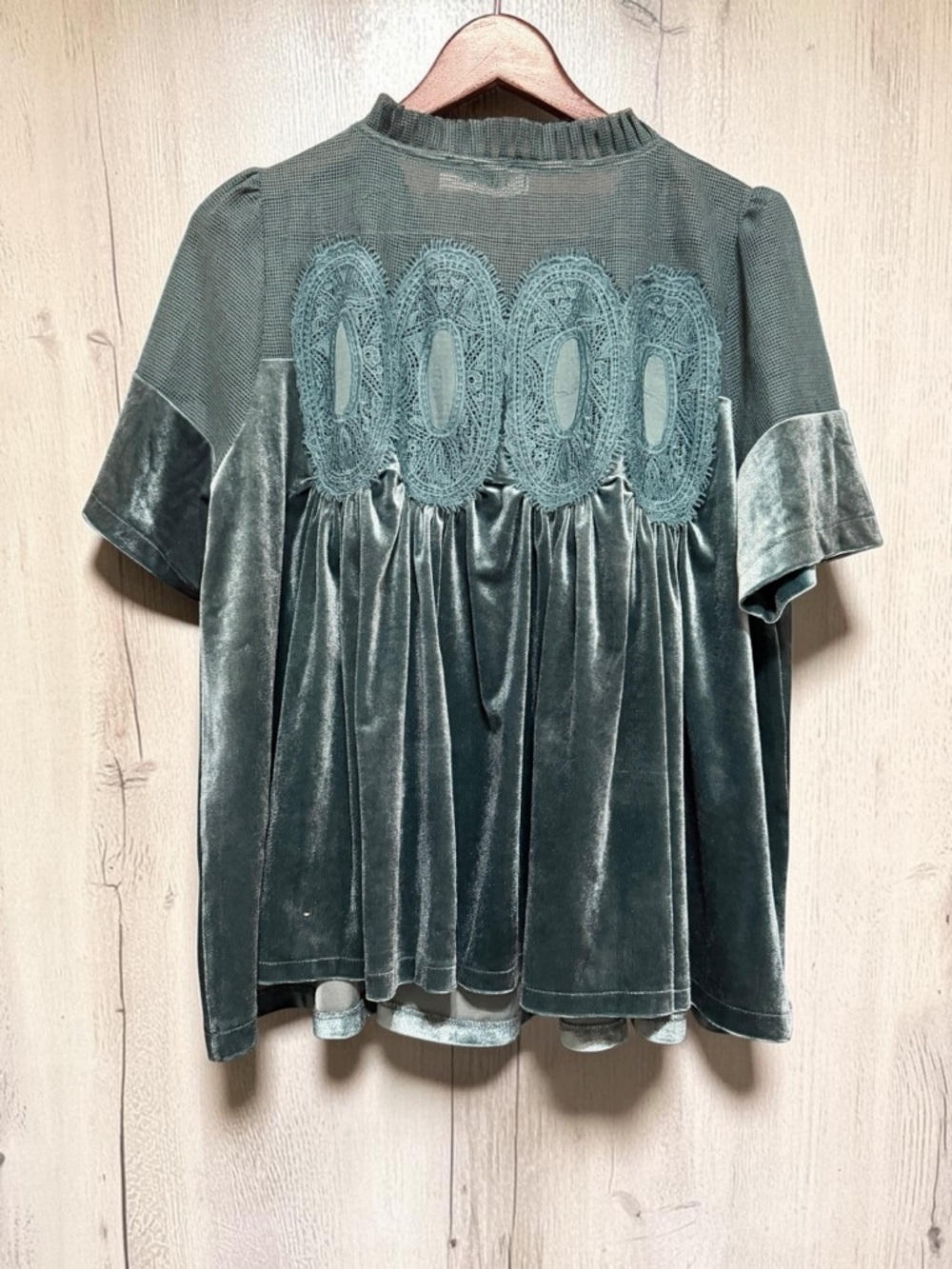 fab'rik Teal Velvet Lace-Accent Short Sleeve Tunic - Picture 2 of 4